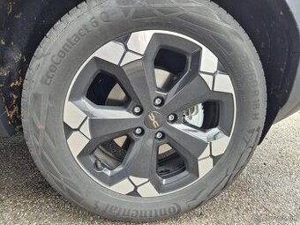 215/60 R18      Dacia Duster