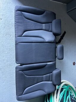 Predám zadné sedačky a dverové panely