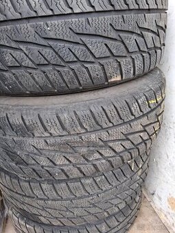 Predam zimné pneumatiky R15