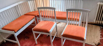 Rohová lavica so stolom