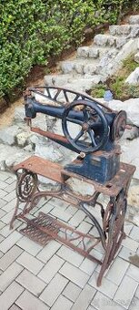 Obuvnícky aj na kožu šijací stroj Singer