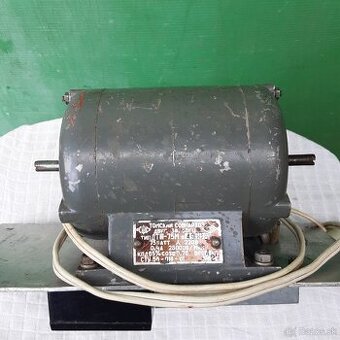 Elektro motor na 220 V netipický .