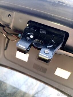 BMW e65 e66 zámek Dover kufru