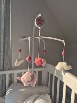 Predám závesný hrací kolotoč nad detskú postieľku