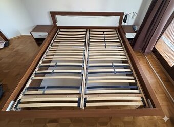 Predám manželskú posteľ s noč stolikmi a s 3 komodami