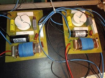 2 pásmové výhybky