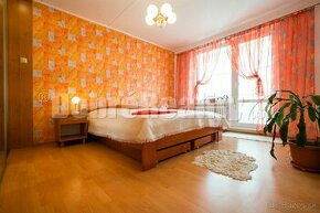REZERVOVANÝ: 2 izbový byt s komorou a loggiou, 63 m2, Banská