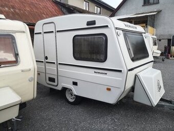 Karavan Niewiadow N126N ako nový