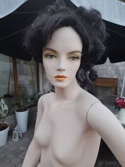 Figurína