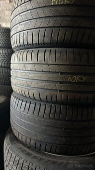 245/40 r19