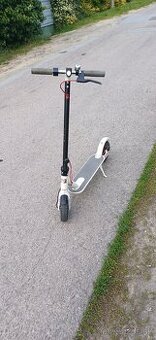Ponukam na predaj elektricku kolobešku