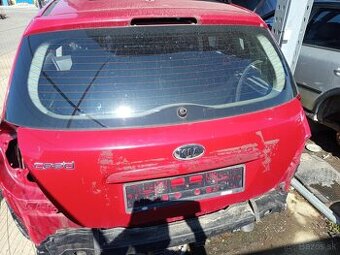 Rozpredám na náhradné diely Kia Ceed