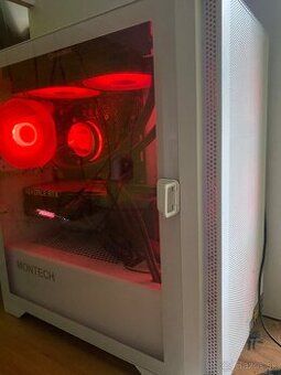 Herný pc rok stary