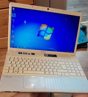 Sony vaio - i3, 4GB, 500GB, NVIDIA