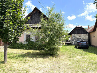 Rodinné domy s gankom na krásnom pozemku-v centre Detvy