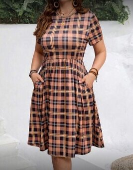 Jesenné kockované šaty - 48/XXXXL