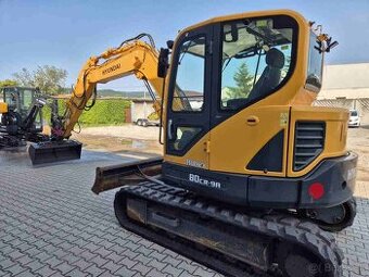 9 t bager Hyundai R80CR-9A