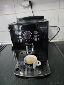 Kavovar Delonghi Magnifica S