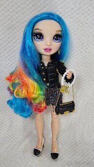 Bábika MGA Rainbow High – Mega Big Amaya Raine (60 cm)