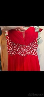Plesové šaty.