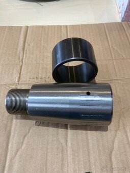 Predám na Caterpillar čap a púzdro .