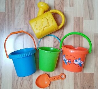 Hračky - vedierka, kupka, lopatka