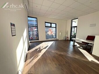 PRENÁJOM PRESKLENÉ PRIESTORY OPROTI MSÚ - SOV. HRDINOV