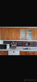 Kuchyňa z masívneho dreva