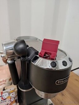 Držiak originálneho tamperu Delonghi Dedica
