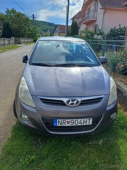 Hundai i20