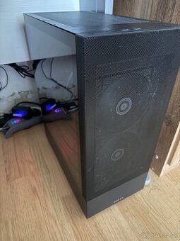 Predám PC (Ryzen 7 7800X a 6750XT)