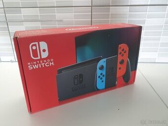 Nintendo Switch Červeno-modrý s hrou Super Smash Bros.