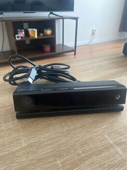 SENZOR XBOX KINECT 2.0 + DRŽIAK NA TV
