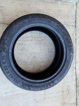 255/45r20