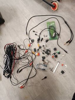Audio káble konektory