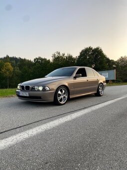 R18 BMW E39 dvojrozmer