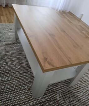 Konferenčný stolík