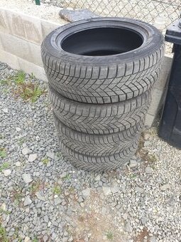 Matador 215/55 R17 98V