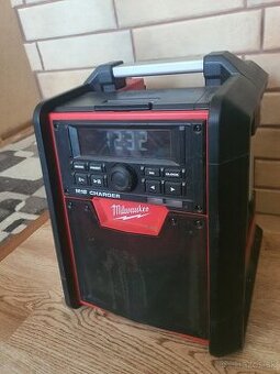 Milwaukee aku rádio M18 Charger