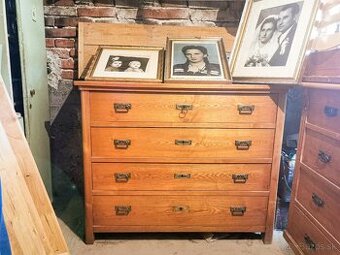 Masívne komody - vyrezávané