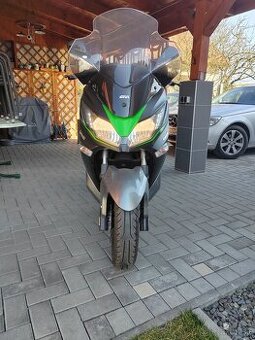 Kawasaki J 300 r, v 2017 naj 8300km