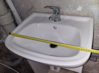 Umyvadlo+bateria a zrkadlová skrinka