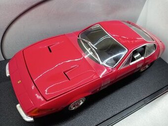 FERRARI 365GTB/4 HOTWHEELS 1:18