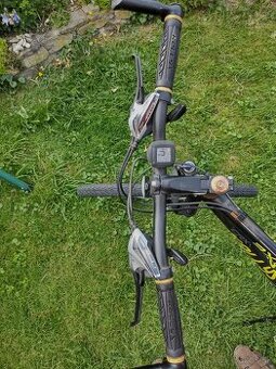 Bicykel KELLYS so strešným nosičom