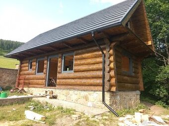 Výroba zrubových chat a drevenic
