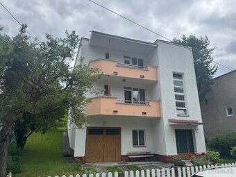 Trojpodlažný dom s veľkou záhradou v centre Ružomberku