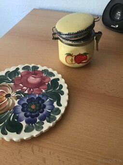 TANIER NA STENU A DOZA