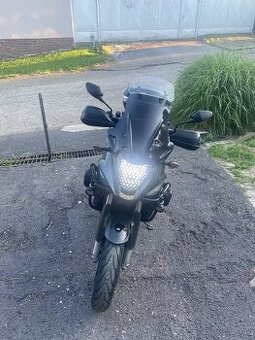 Predam Hondu VFR 800 Crossrunner