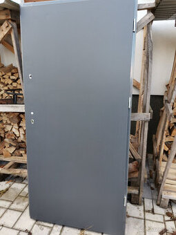 Vchodové dvere 90 kovové