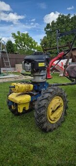 Malotraktor s vlečkou 2100€ + dohoda